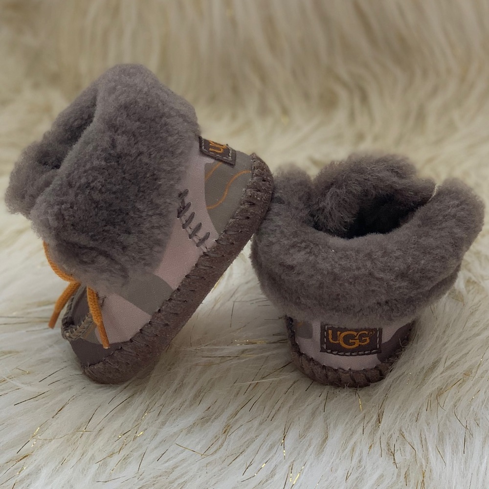 BABY UGGS - Picture 3 of 3